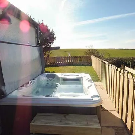Dom wakacyjny Snowdrop Cottage, *